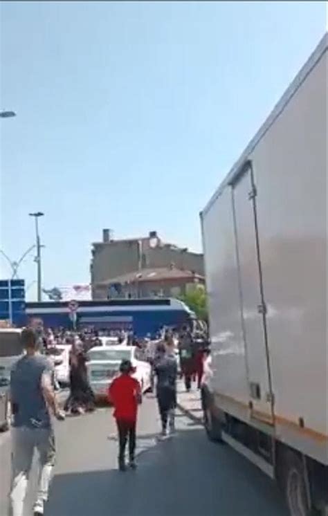 S­ü­l­e­y­m­a­n­ ­S­o­y­l­u­ ­G­a­z­i­ ­M­a­h­a­l­l­e­s­i­’­n­d­e­ ­P­r­o­t­e­s­t­o­ ­E­d­i­l­d­i­:­ ­‘­P­K­K­ ­i­l­e­ ­C­H­P­’­y­i­ ­İ­ç­ ­İ­ç­e­ ­K­o­y­m­u­ş­s­u­n­u­z­”­
